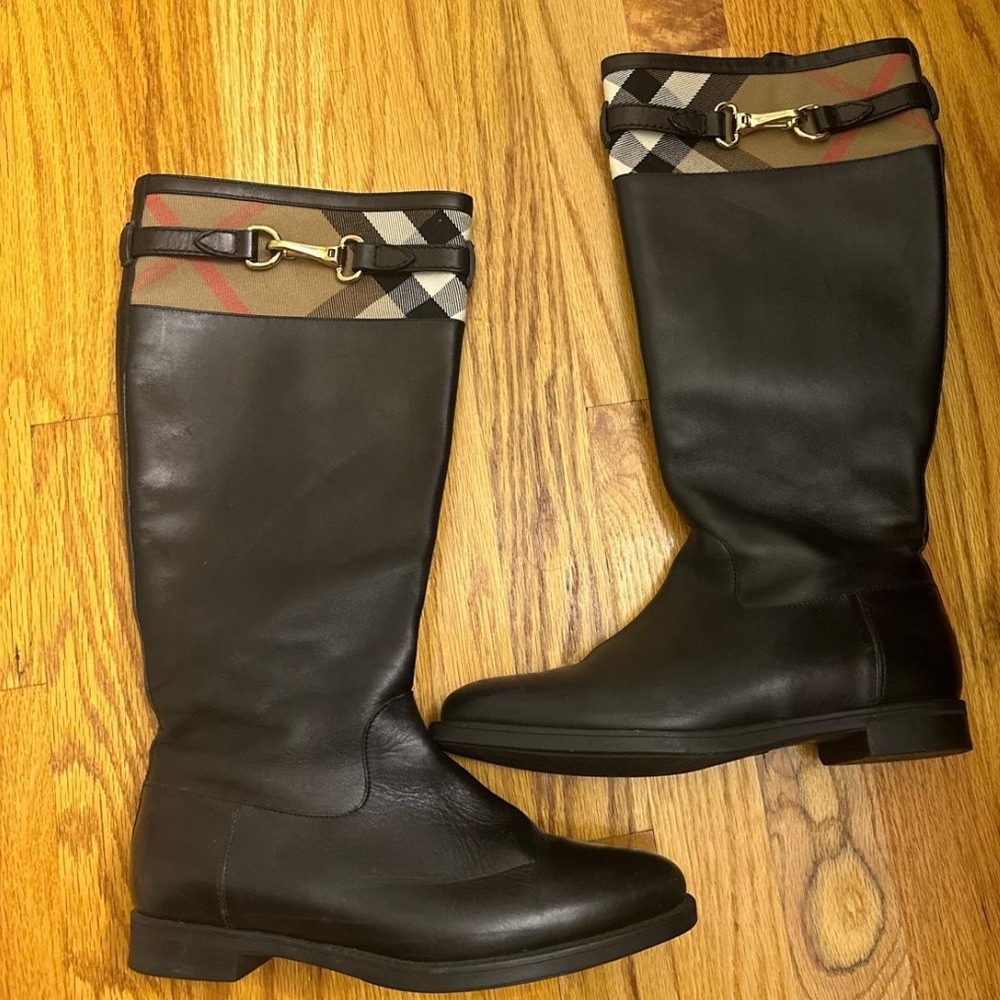 Burberry boots